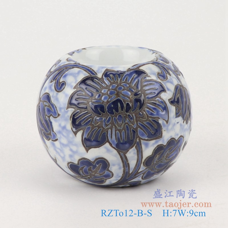 青花烛台小号;产品编号：RZTo12-B-S       产品尺寸(单位cm):  高：7直径：9口径：底径：4.5重量：0.25KG