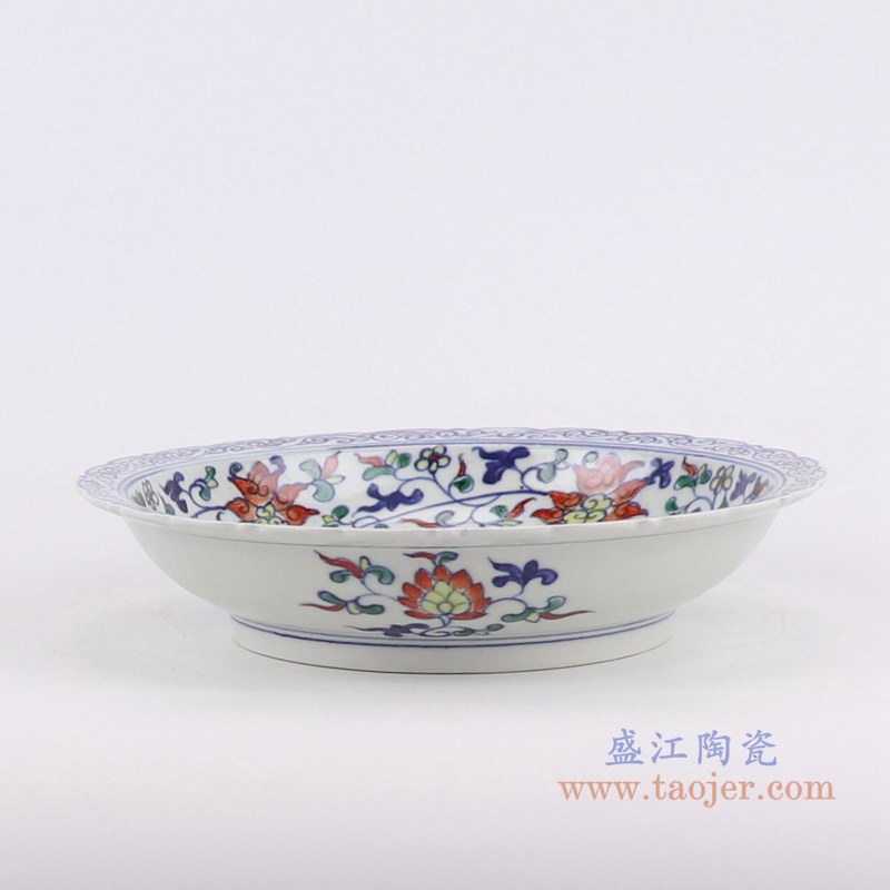 仿古古彩五彩花边缠枝莲龙纹盘;产品编号：RZSZ12-C       产品尺寸(单位cm):  高：4.8直径：21.6口径：底径：13.2重量：0.5KG