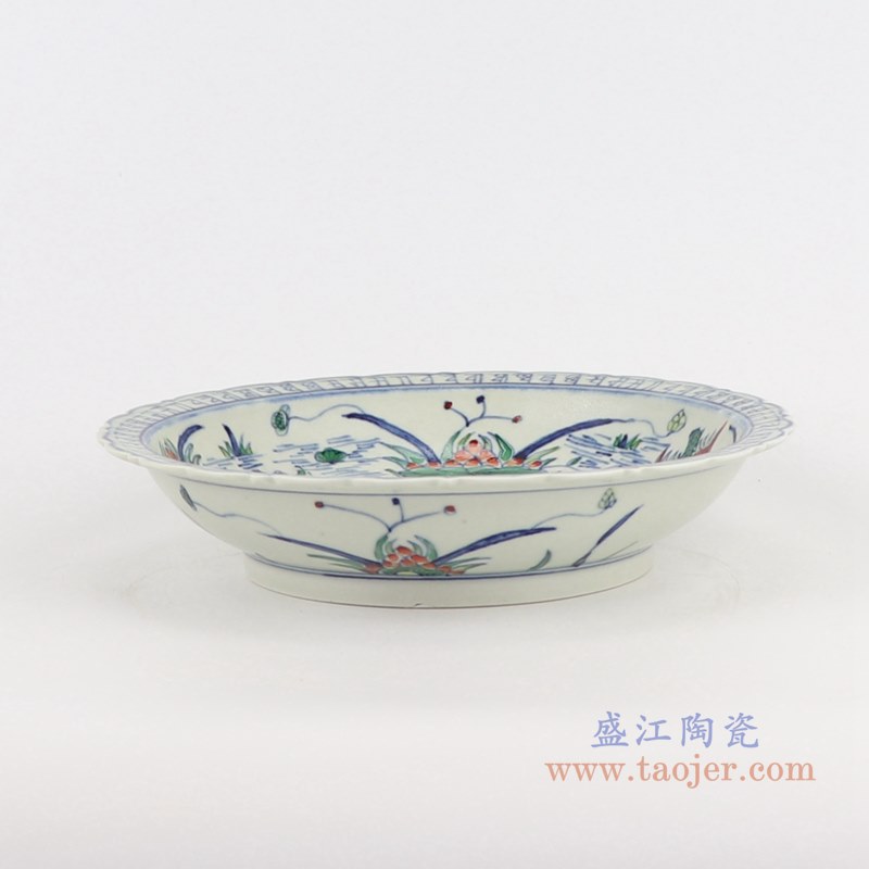 仿古古彩五彩花边鸳鸯戏水荷花盘;产品编号：RZSZ12-E       产品尺寸(单位cm):  高：4.8直径：21.6口径：底径：13.2重量：0.5KG