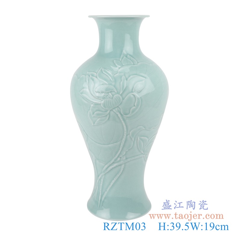 颜色釉影青雕刻荷花鱼尾瓶;产品编号：RZTM03       产品尺寸(单位cm):  高：39.5直径：19口径：底径：13.5重量：3KG