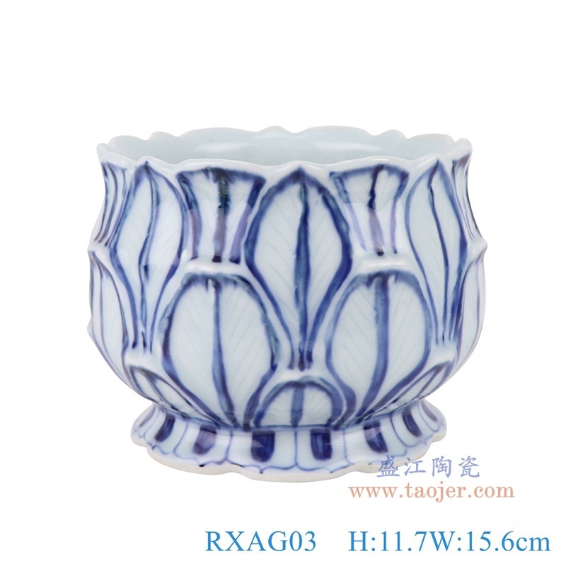 青花雕刻莲花钵，产品编号：RXAG03       产品尺寸(单位cm):  高11.7直径15.6口径底径12.5重量1KG